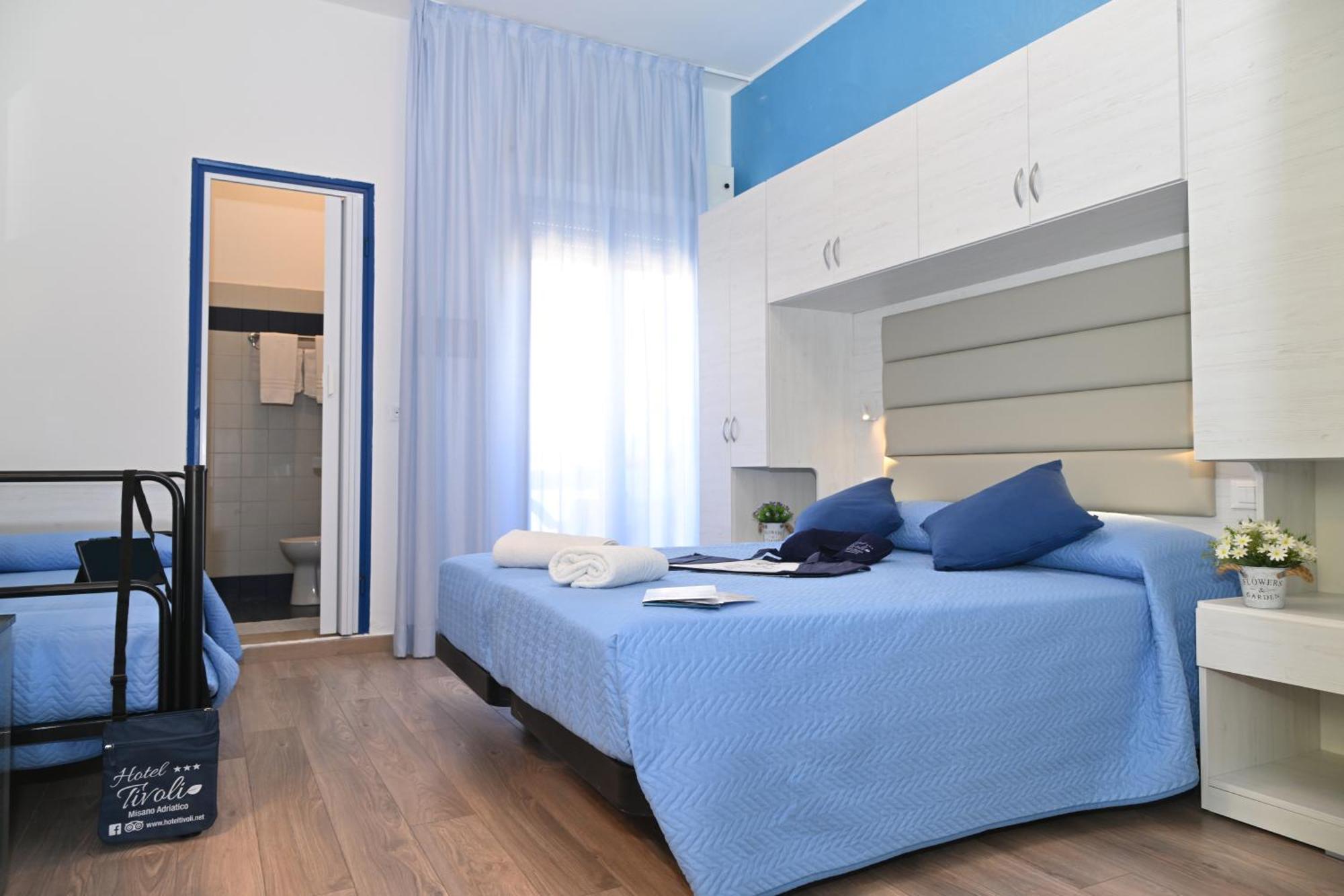 Hotel Tivoli Misano Adriatico Bagian luar foto